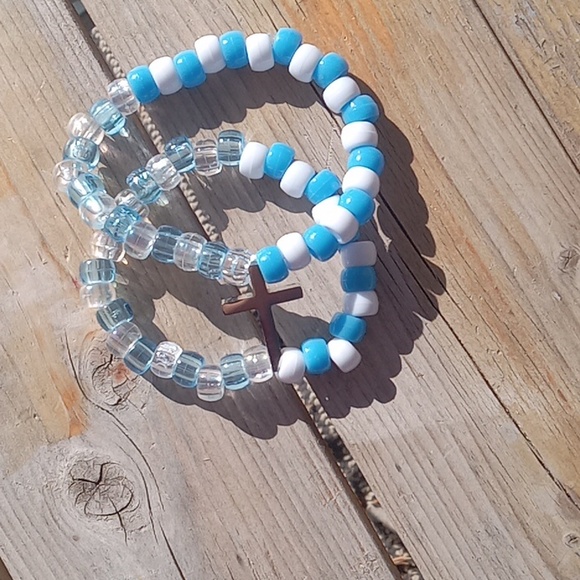 Double layer cross bracelet. - Picture 4 of 4